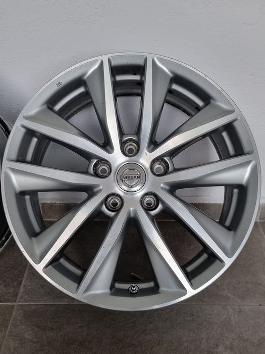 17" Оригинални джанти Nissan Qashqai X-trail 5×114.3 7.5J ET45
