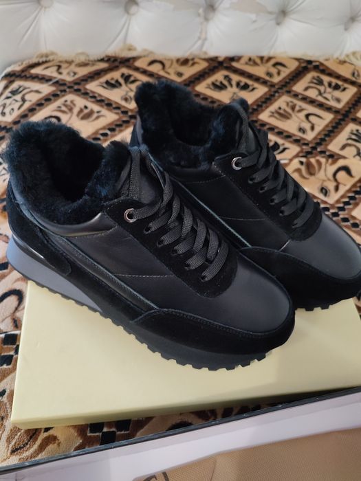 Продам кроссовки зимний