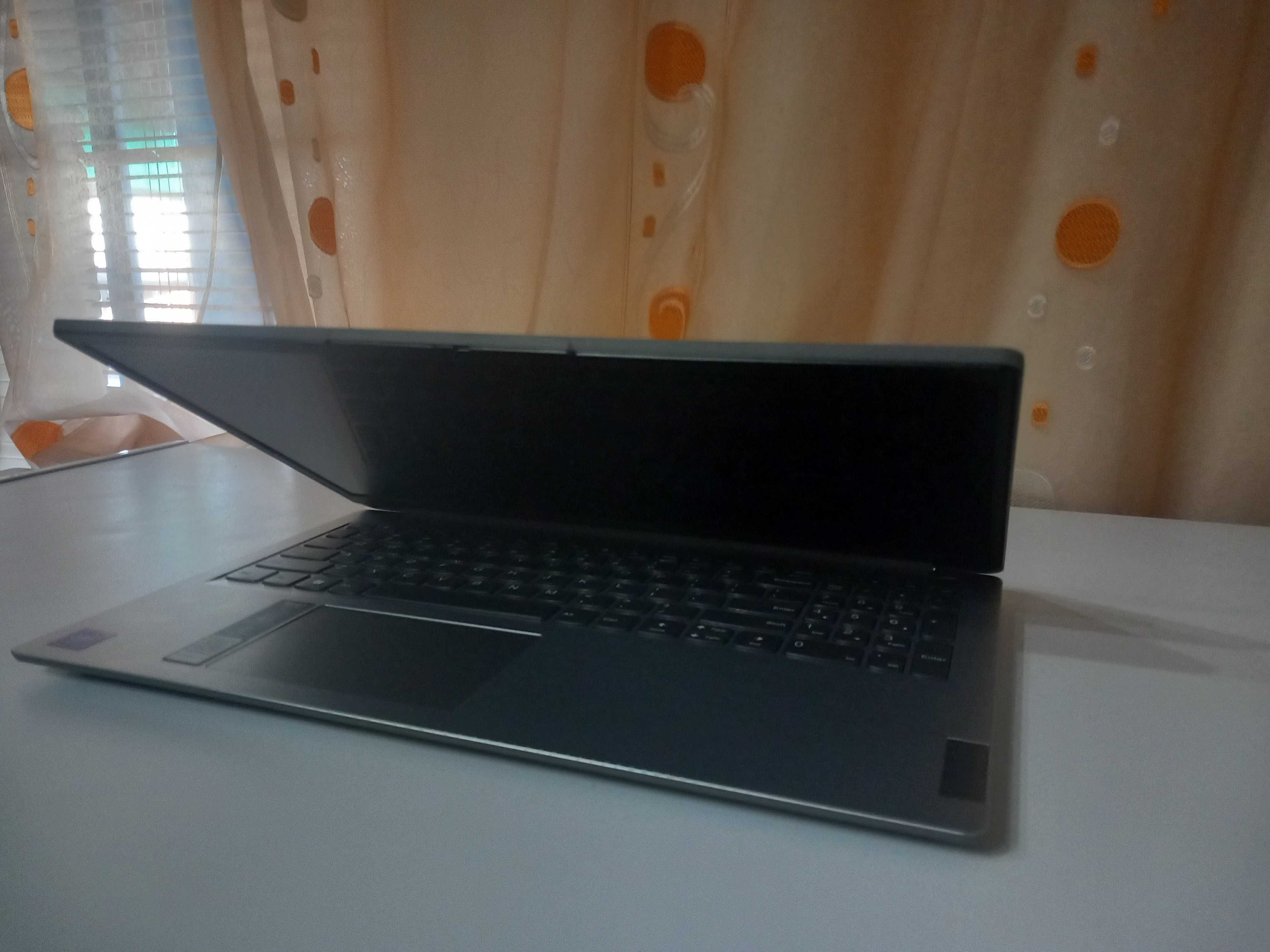 Laptop lenovo , vand URGENT