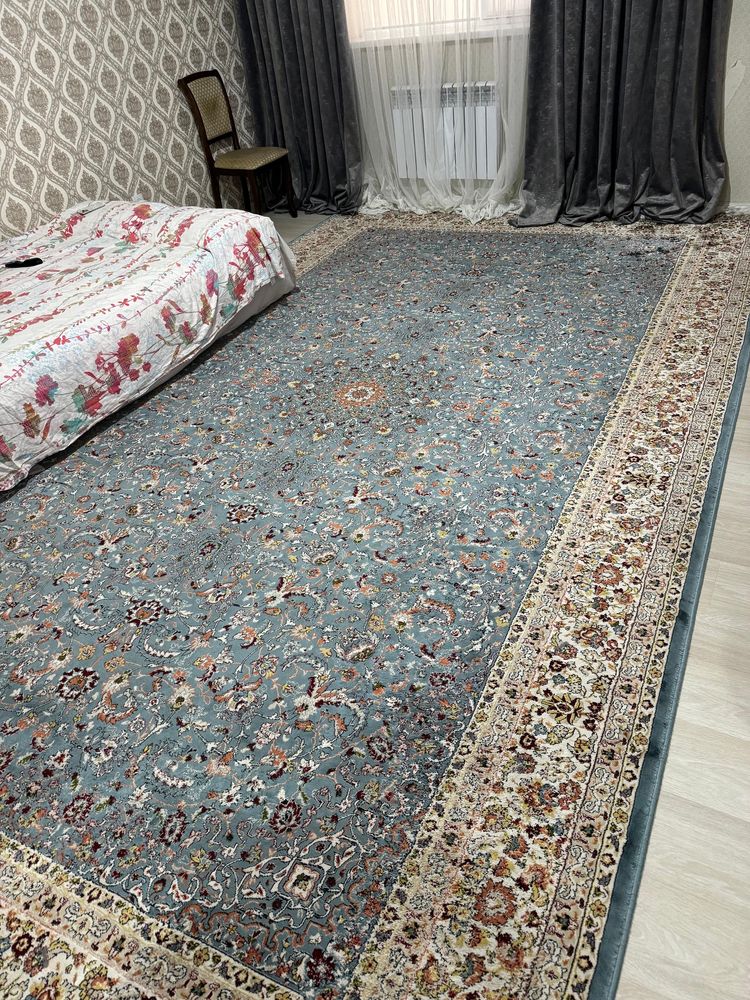 Продается ковер 3*5 размер
