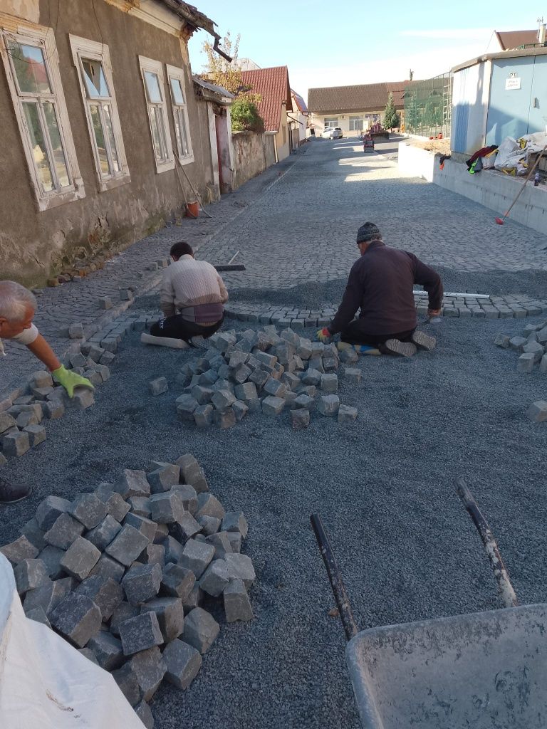 Piatra cubica ma deplasez in toată țara