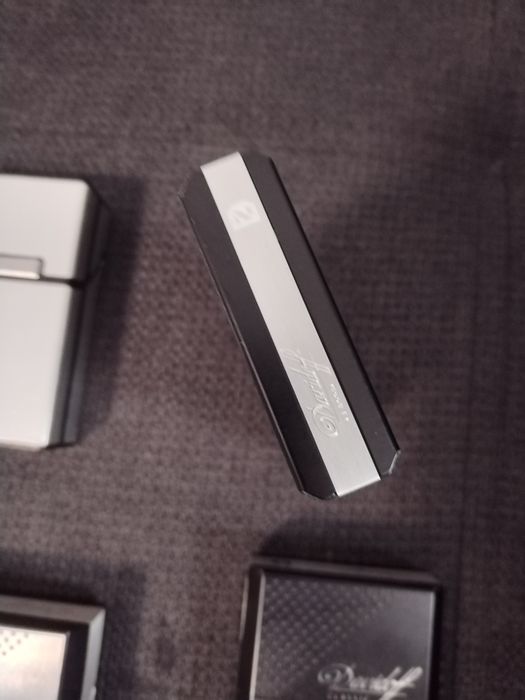 Нов пепелник Marlboro, табакера Davidoff