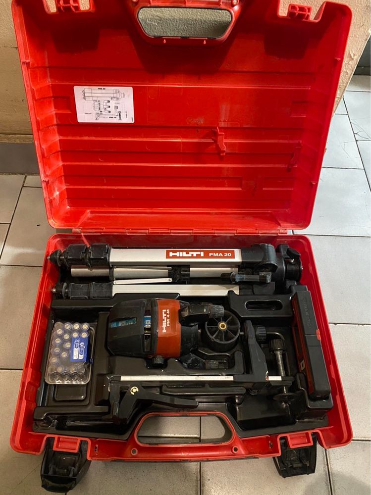 Многолинеен лазерен нивел Hilti pm4 M