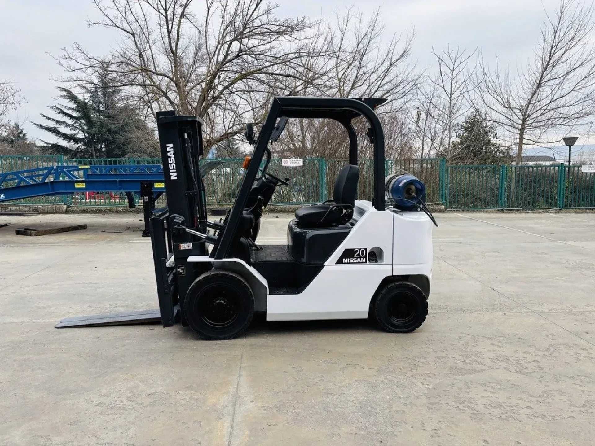 motostivuitor 2 to Nissan an fab 2019 4 func hidraulice cantar pe furc