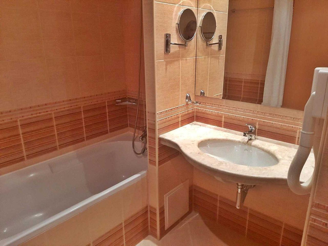 Продава се Двустаен апартамент в к.к. Слънчев бряг - 89 кв.м за 1044 €/кв.м - Снимка #10