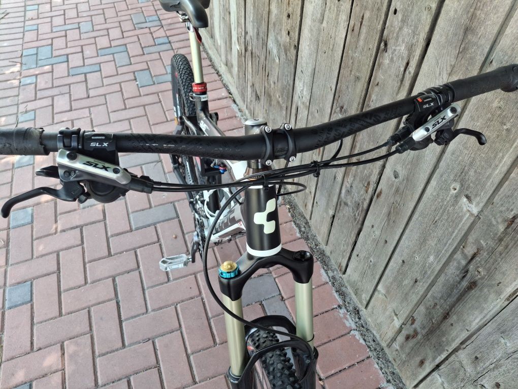 Bicicleta cube mtb full suspension