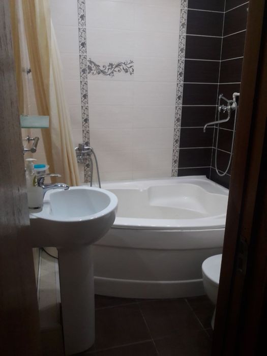 Гаспитальный, Капитал Банк, рядом с Мирабад Авеню продаётся 3-х кв-ра