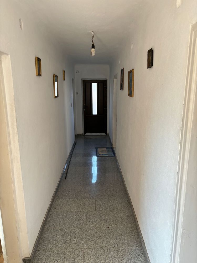 Casa cu gradina in zona de dealuri