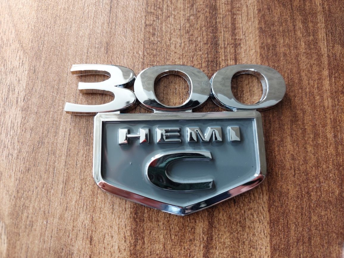Эмблема значок и брелок Hemi на Chrysler 300C