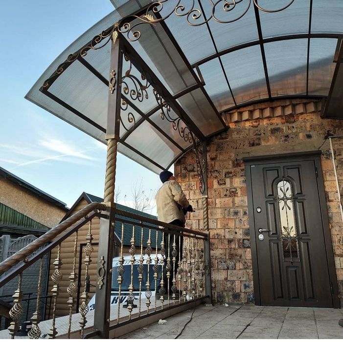 Ворота кованые, откатные на автоматике, навесы, перила, решетки.