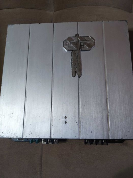 Усилвател Ground Zero