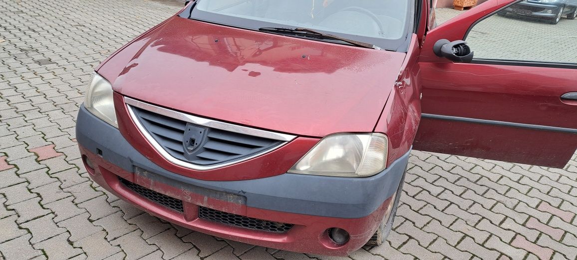 Dezmembrez Dacia Logan