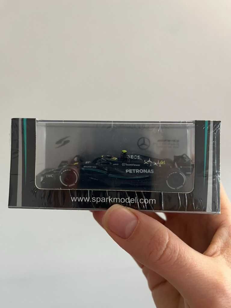 Колички на Mercedes AMG и McLaren