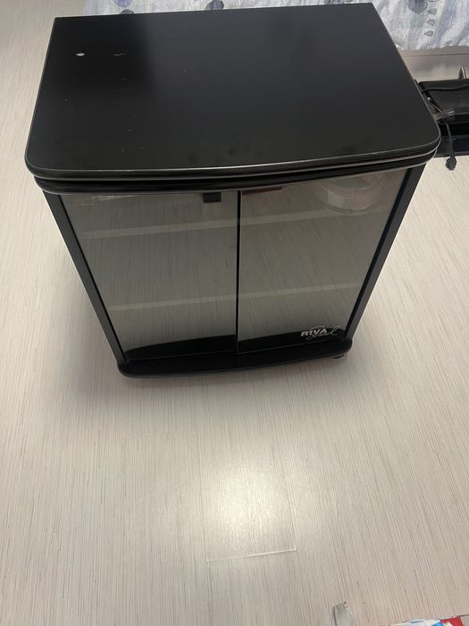 ТВ Шкаф, въртящ на колела