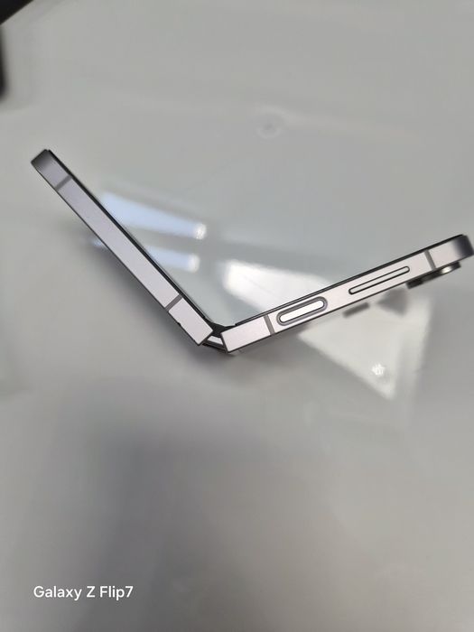 Z flip 6  256gb (garantie 1 an + ramasa)