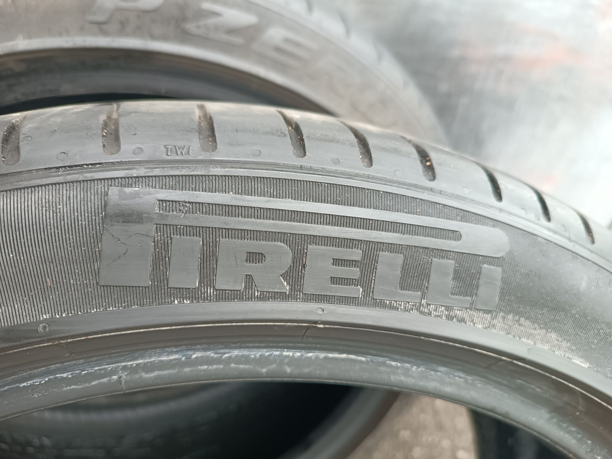 245/40/19 Pirelli