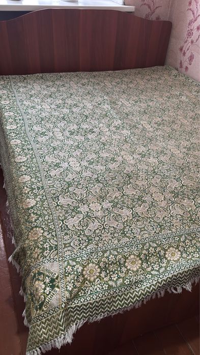 Продаю качествений семейный кровать