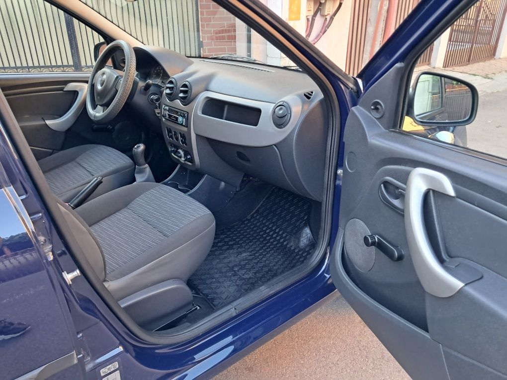 DACIA LOGAN * * 39 .000 KM  * * ESTE CA NOUĂ * 2011 * Unic Proprietar*