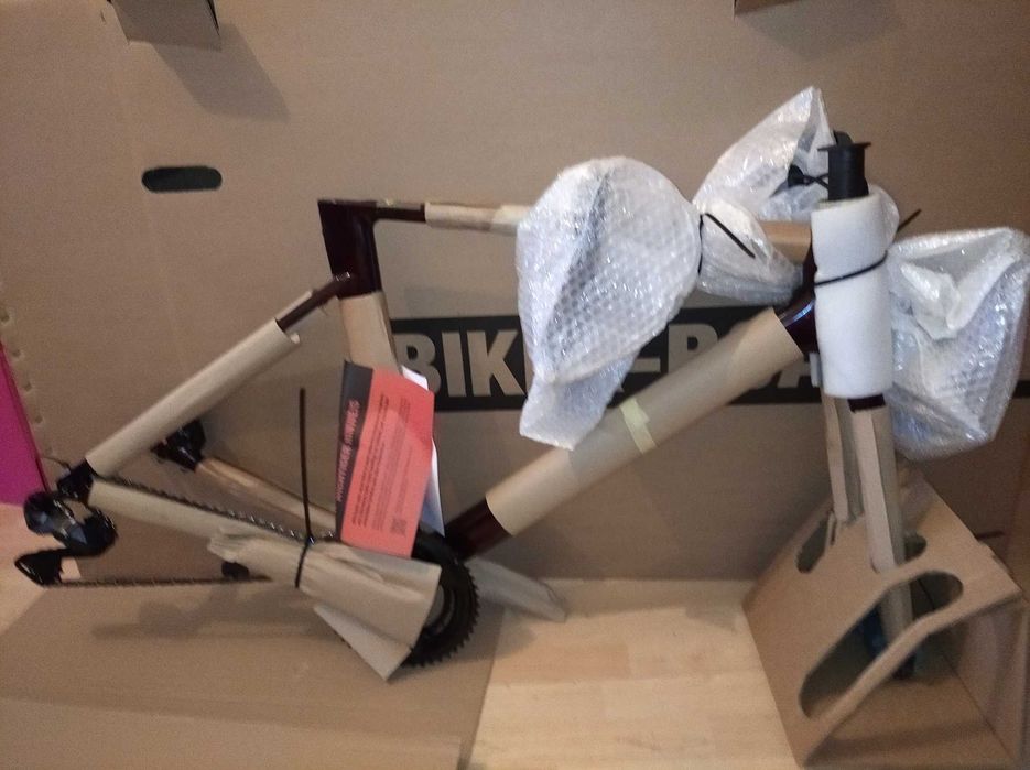 Vand cursiera Cube Litening Air C68X model 2024.Bicicleta este noua.