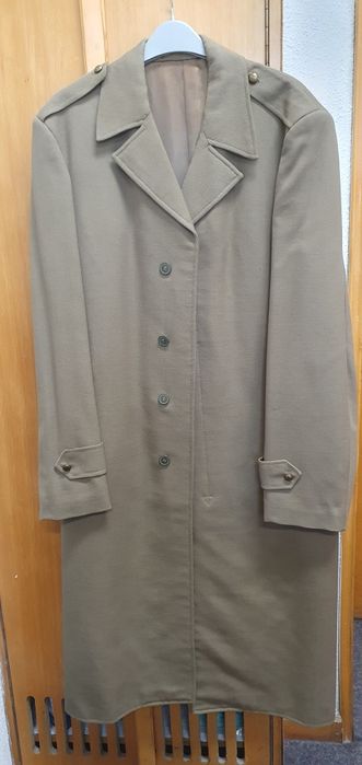 Ținuta militară , parpalac peste genunchi