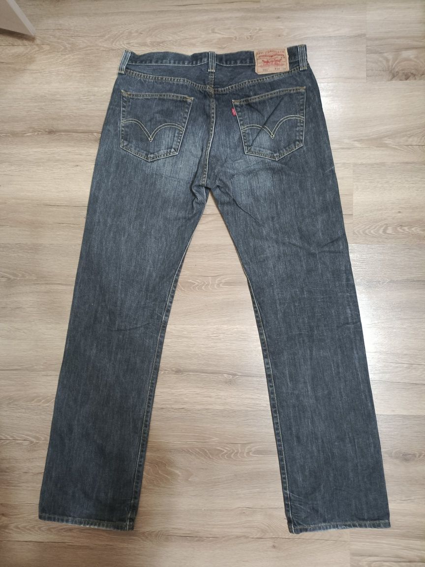 Фирменные джинсы Levi's 501