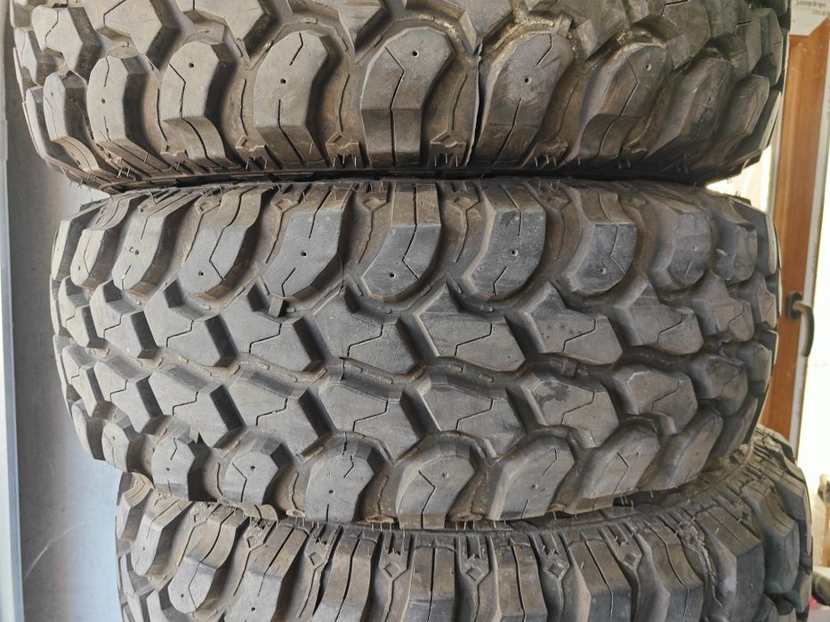 Гуми за кал 245/70/17 Като НОВИ!