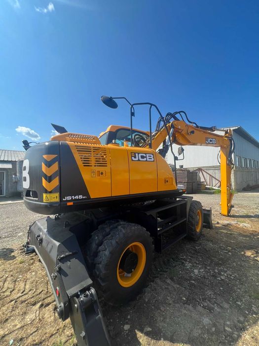 Inchiriere Excavator senile sau roti 22 tone, 16 tone, 8 tone