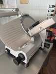 Feliator mezeluri + cantar digital impecabile