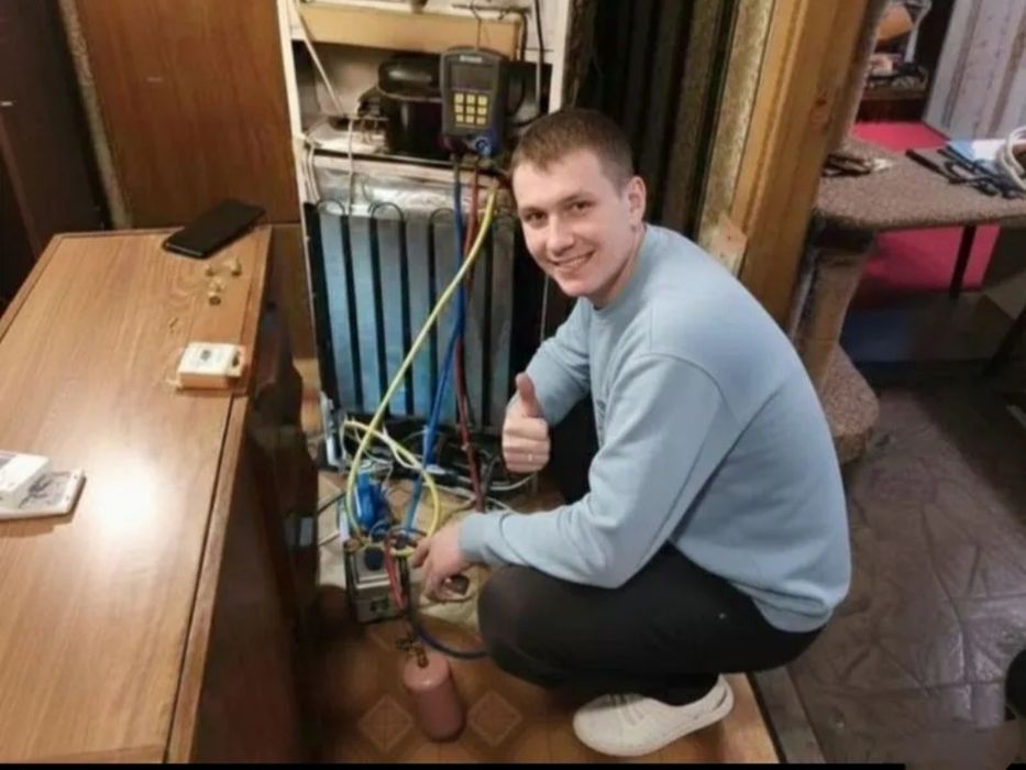 Ремонт холодильников и морозильников  Замена мотора Мастер с опытом