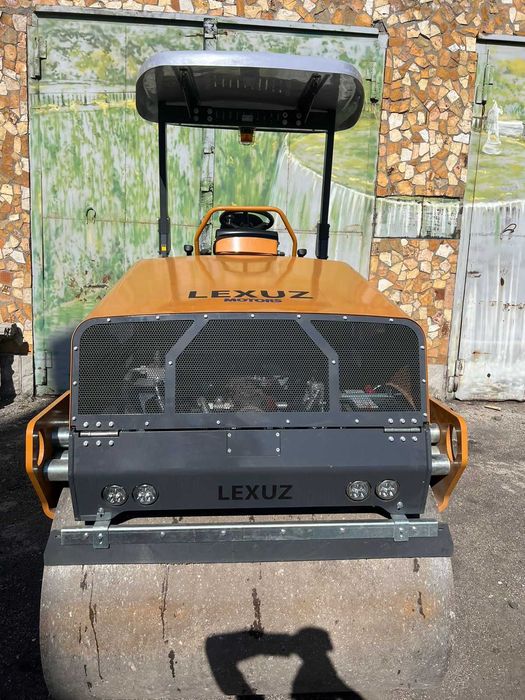 Каток комбинированый вибрационный. LEXUZ ST5000C 5.0 т  новый