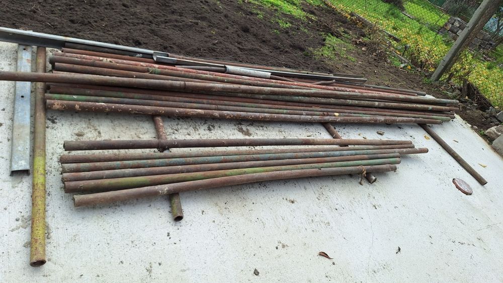 Продавам тръби за скеле и жабки