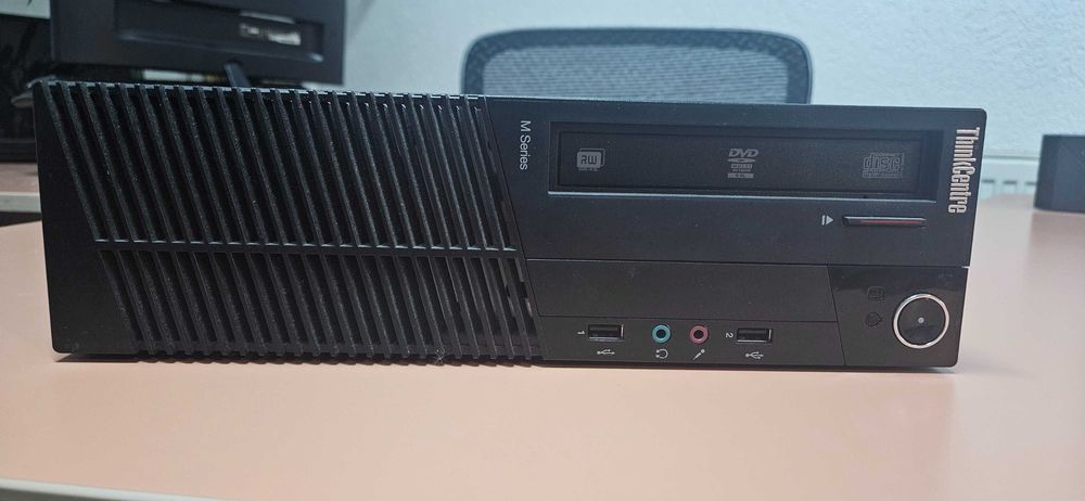 PC Lenovo ThinkCentre, format mic, Intel i5, 8 GB RAM, plus monitor