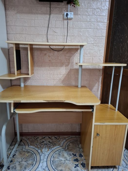 Компьютерный стол