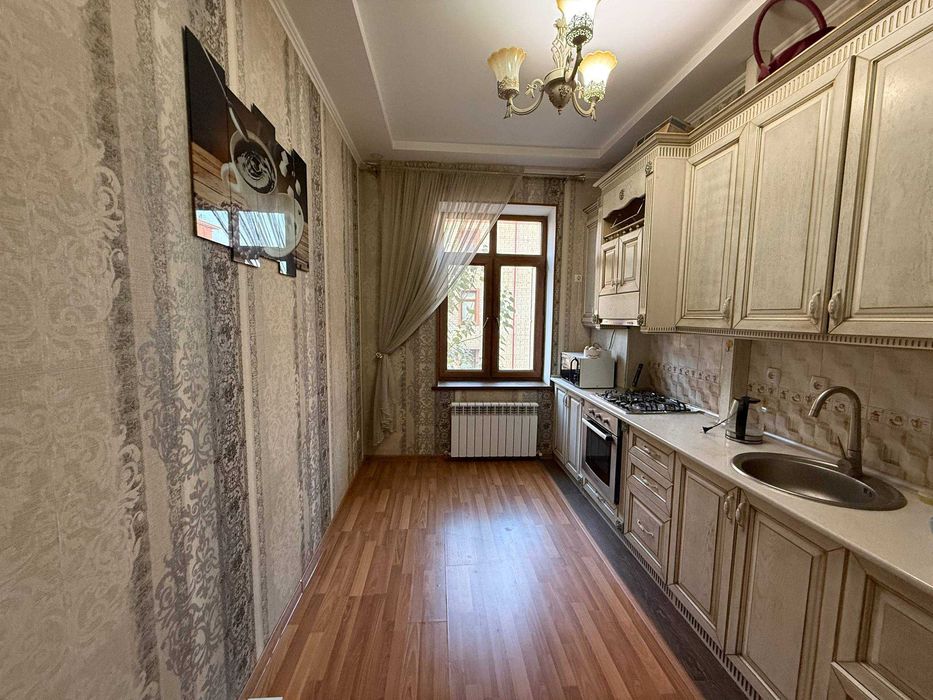 Golden House квартира 3 комнатная с ремонтом  за   (Паркентский Рынок)