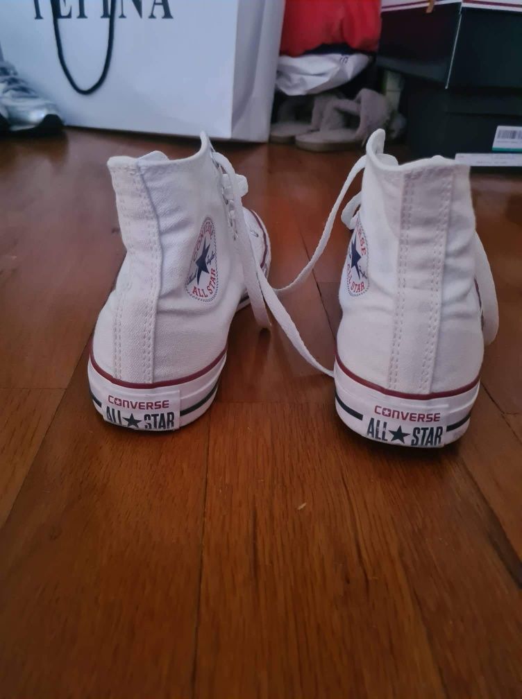 Chuck Taylor's Converse