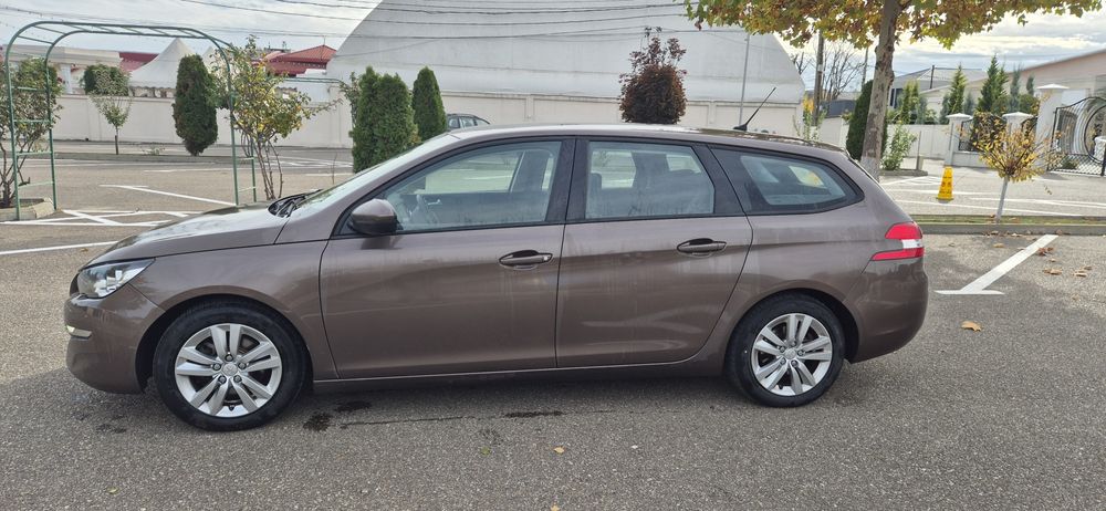 Vând peugeot 308 2015