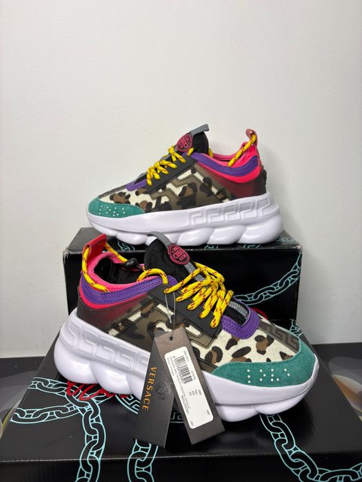 Adidasi chain reaction