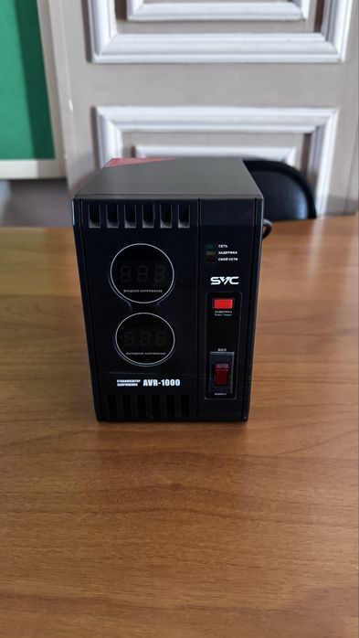 Стабилизатор напряжения SVC AVR-1000