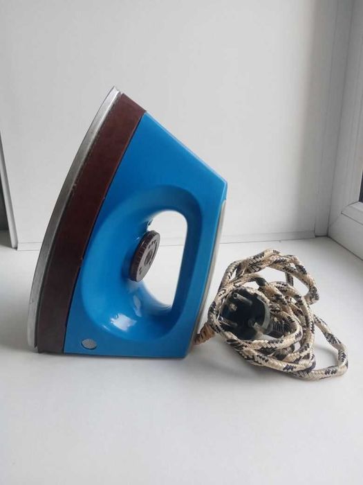 Продам утюг СССР.