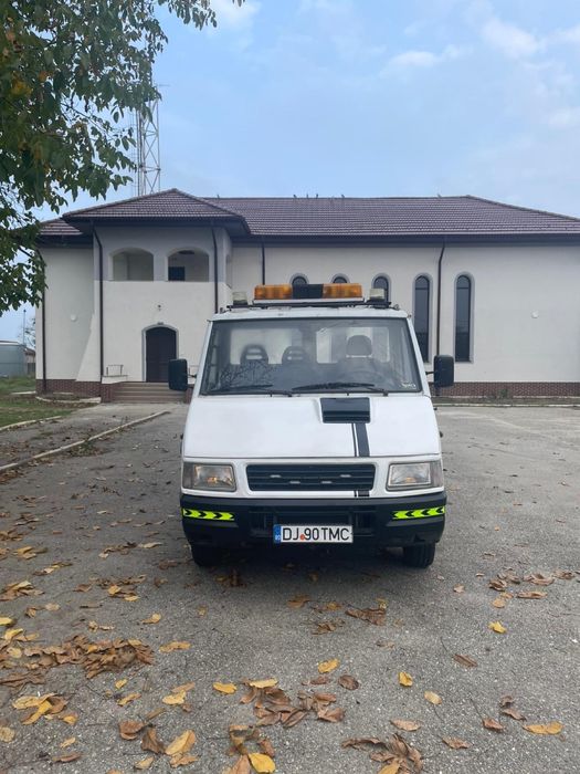 Autoplatforma hidraulica Iveco Daily