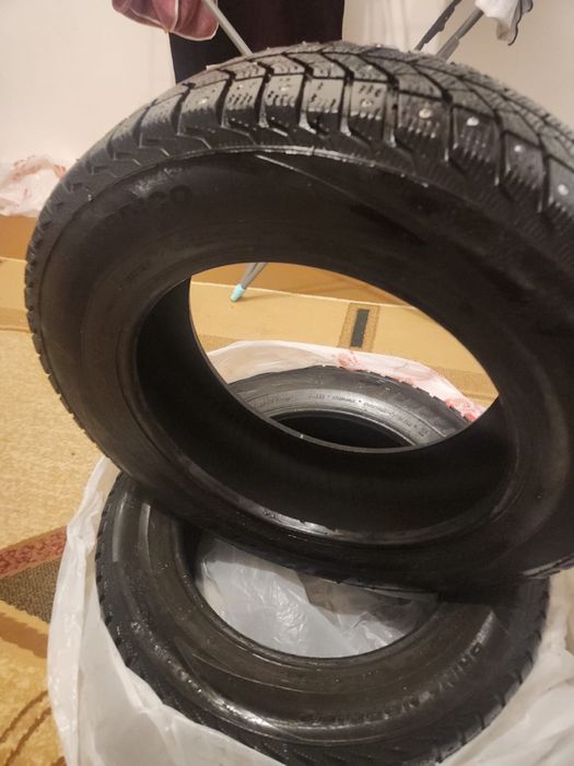 продам шины зимние с шипами