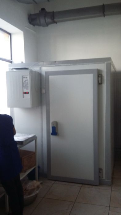 Продам холодильную камеру Polar