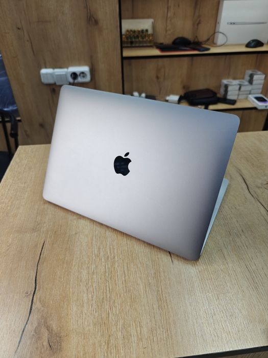 Apple MacBook Pro 13 | Core i5 | 256Gb | 8Gb | TouchBar | Макбук Про