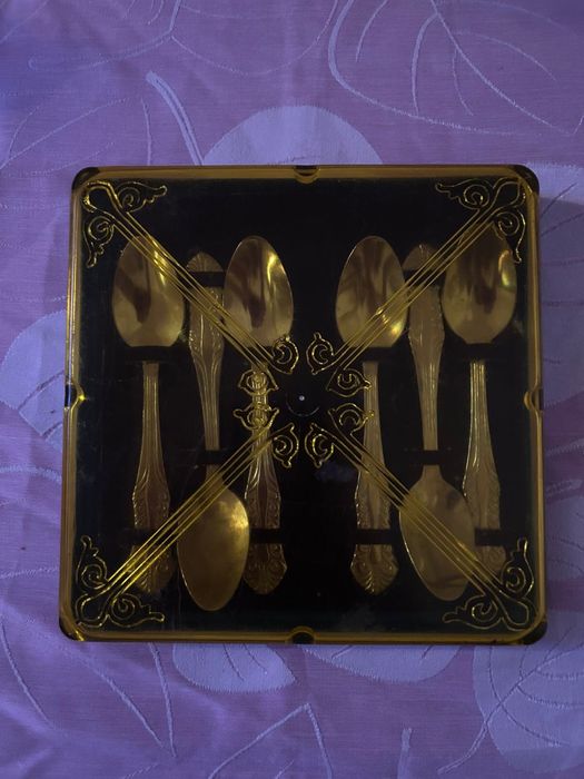 Продаю набор золотистых чайных ложек