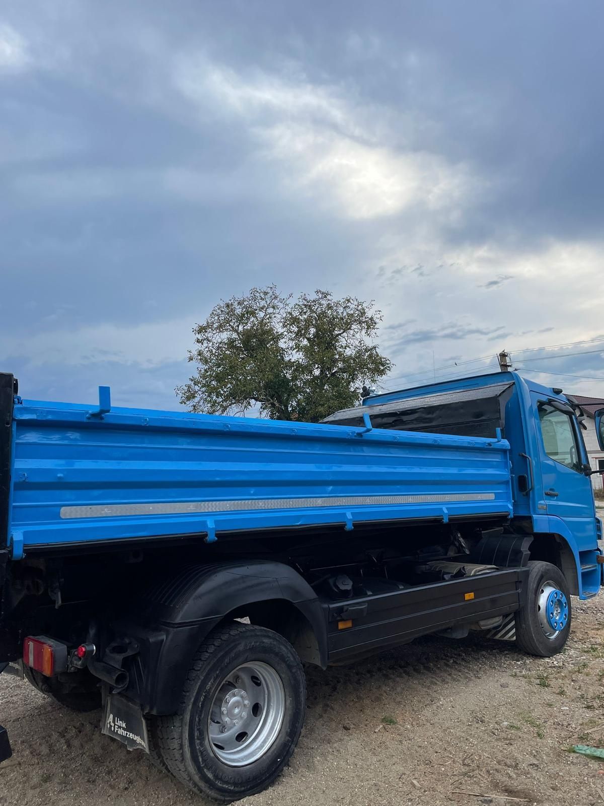 Camion basculabil Mercedes Benz