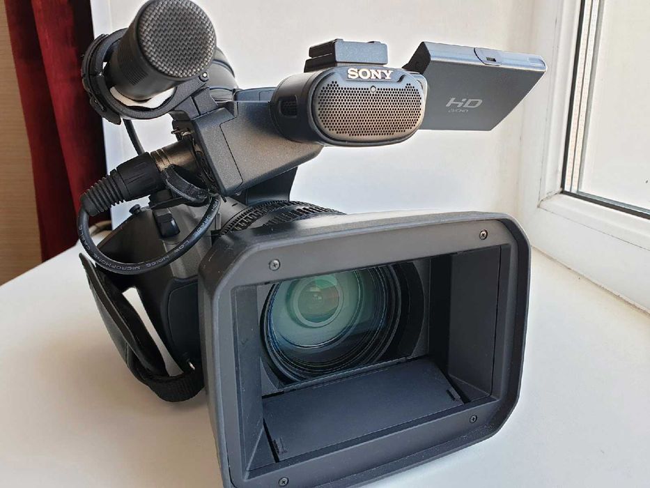Видеокамера Sony HDR AX2000E профессиональная на картах памяти