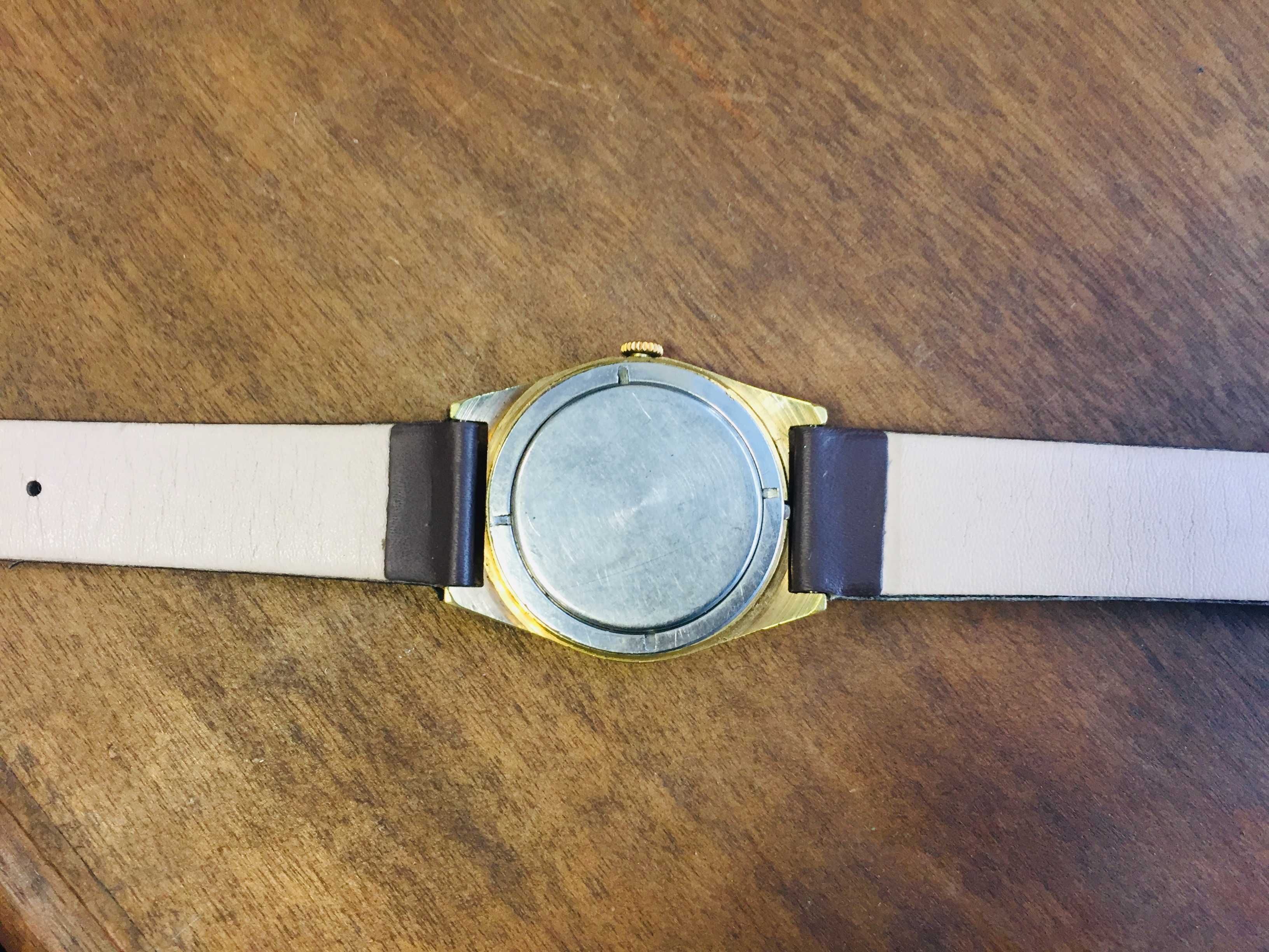 Позлатен мъжки часовник №3401