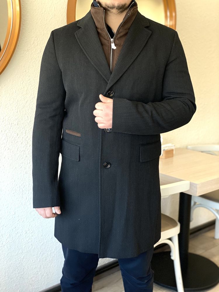 Пальто первой линий Бренда Hugo Boss
