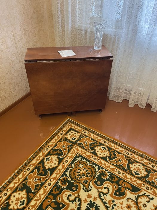 Стол  тумба б/у дерево в хорошем состоянии  за 5тыс тенге