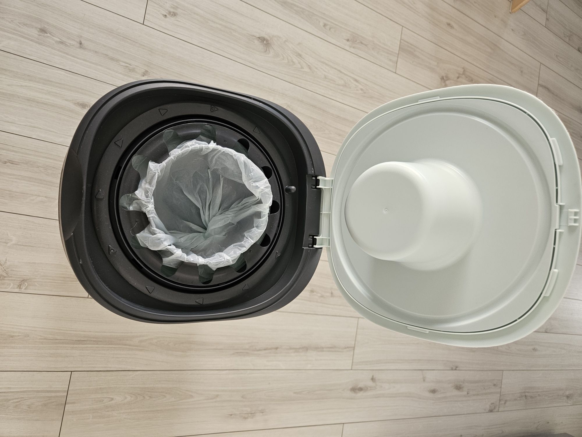 Cos de gunoi pentru scutece Tommee Tippee twist